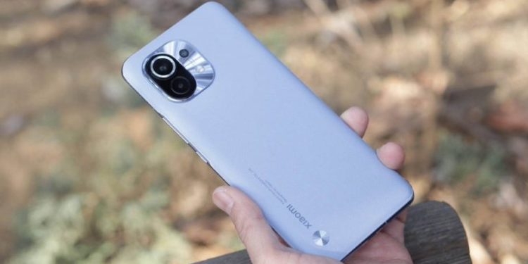 У Xiaomi Mi 11 серьезные проблемы с отводом тепла