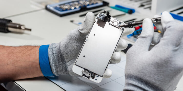 Преимущества профессионального ремонта Iphone