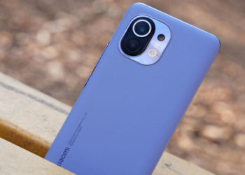 Новое живое фото смартфона Xiaomi Mi 11 - ещё один фейк?