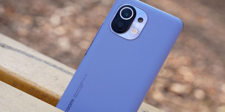Новое живое фото смартфона Xiaomi Mi 11 - ещё один фейк?