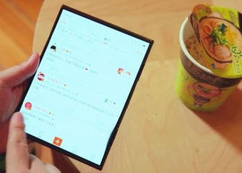 Складной смартфон Xiaomi на живых фото - Mi Mix 4?
